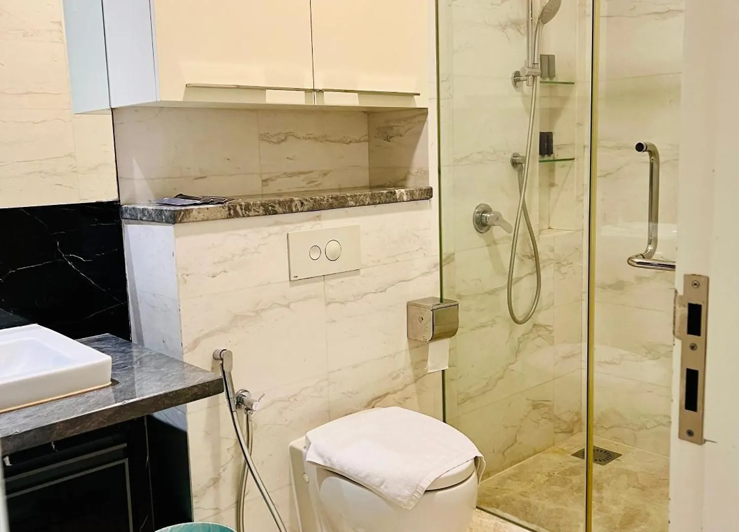 קואלה לומפור Platinum Suites Tokyo By Klcc 0*, קואלה לומפור